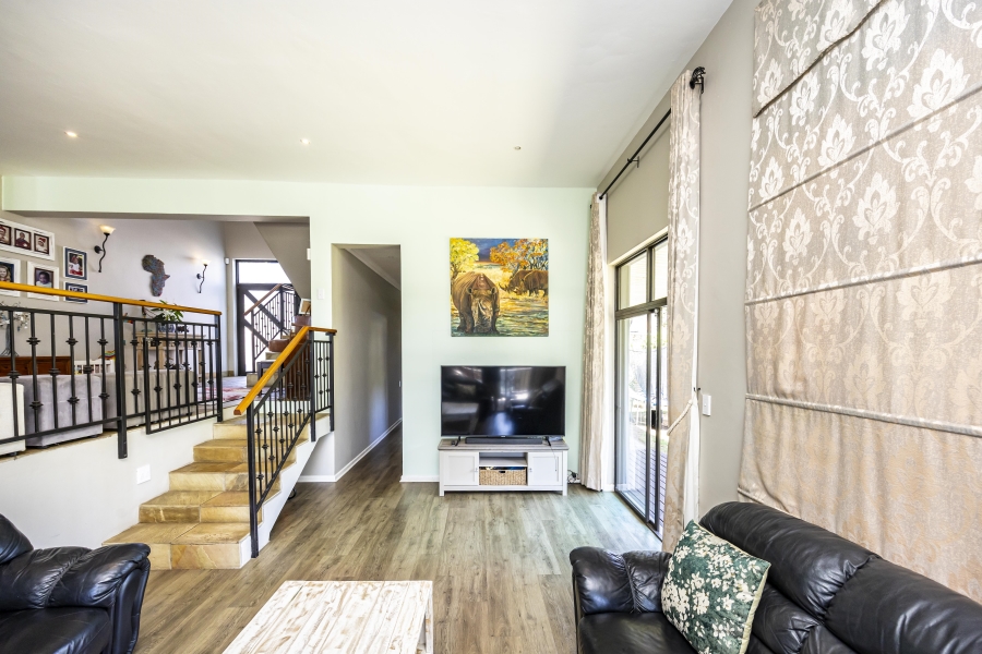 5 Bedroom Property for Sale in Beacon Bay Eastern Cape